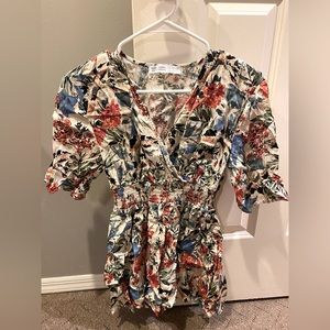 FREE with an item purchase * Slightly used vintage Zara spring top - small